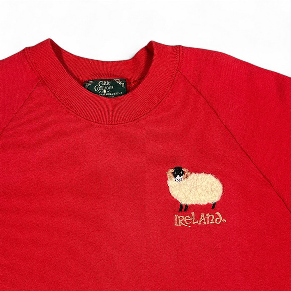 Vintage Ireland Sweater Adult MEDIUM Red Sweatshirt Sheep Celtic Creations 90s - Picture 2 of 7